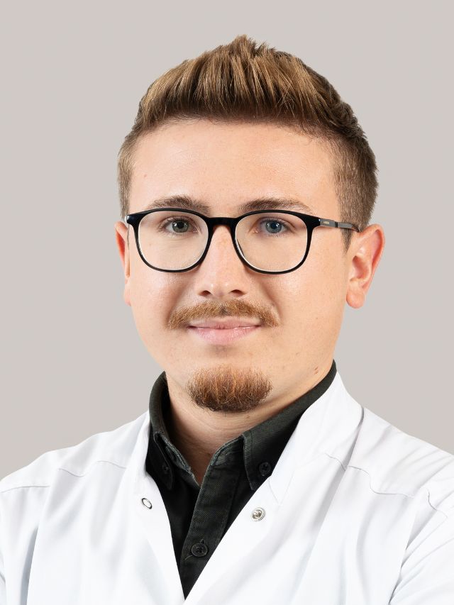 Dr n. med. Patryk Młyniuk